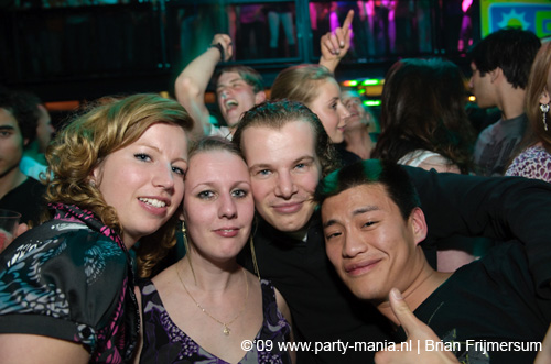 090412_060_los_partymania