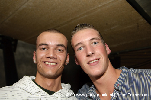 090412_090_los_partymania
