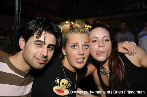 090412_093_los_partymania