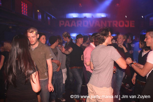 090416_033_paard_no_partymania