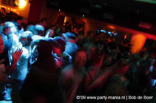 090417_025_supermarkt_partymania