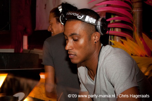 090418_124_latin_lovers_partymania