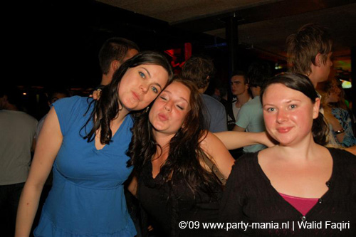 090425_061_franchise_partymania