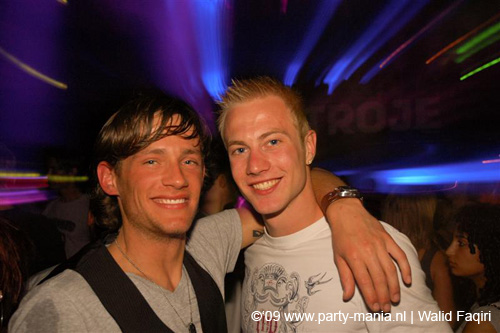 090425_085_franchise_partymania
