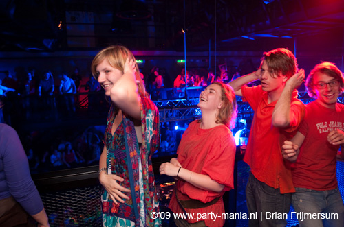 090429_019_90s_now_paard_partymania