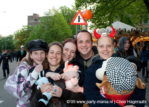 090429_012_koninginnenach_partymania