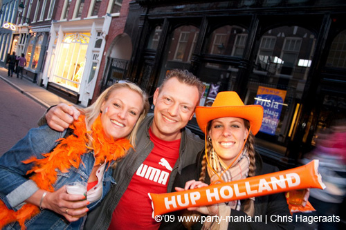 090429_027_koninginnenach_partymania