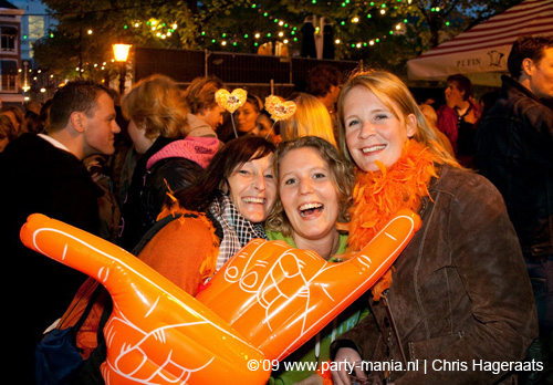 090429_032_koninginnenach_partymania