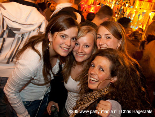 090429_050_koninginnenach_partymania