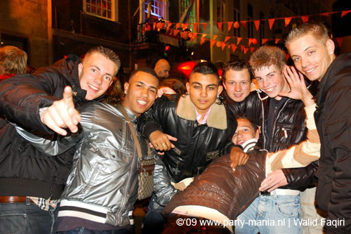 090429_011_koninginnenach_partymania