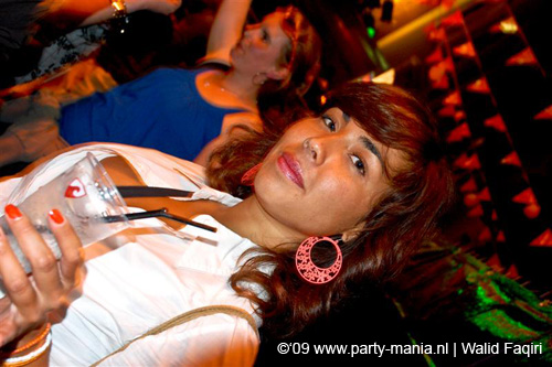 090429_013_koninginnenach_partymania