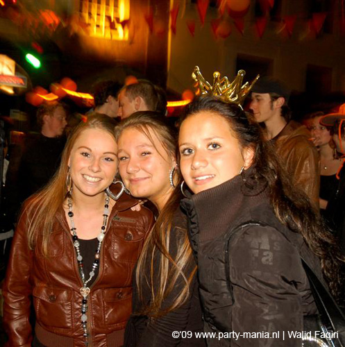 090429_035_koninginnenach_partymania