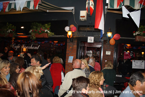 090429_014_koninginnenach_partymania