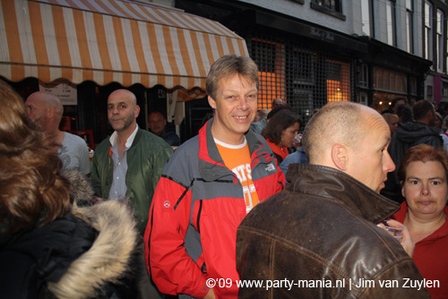 090429_015_koninginnenach_partymania