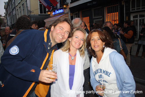 090429_016_koninginnenach_partymania