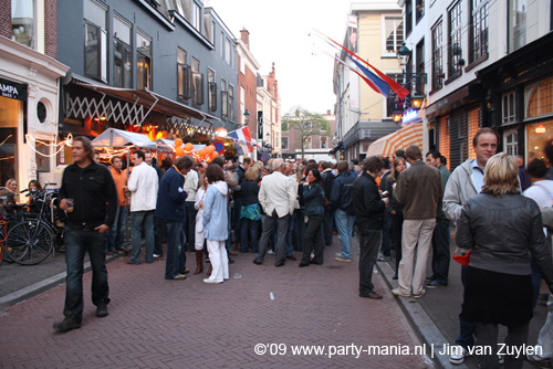 090429_021_koninginnenach_partymania