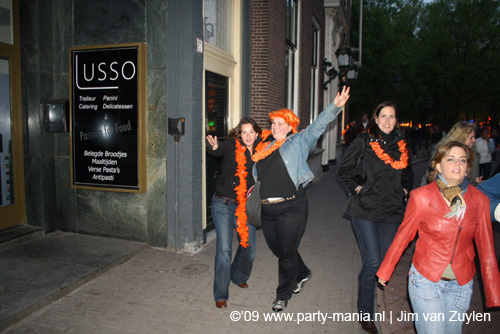 090429_029_koninginnenach_partymania