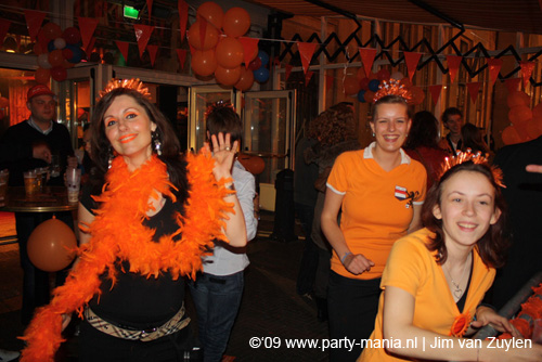 090429_060_koninginnenach_partymania