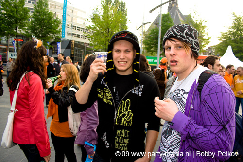 090429_012_koninginnenach_partymania