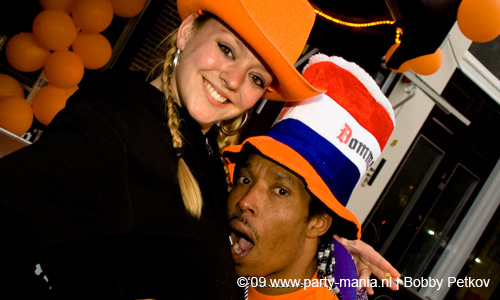 090429_038_koninginnenach_partymania