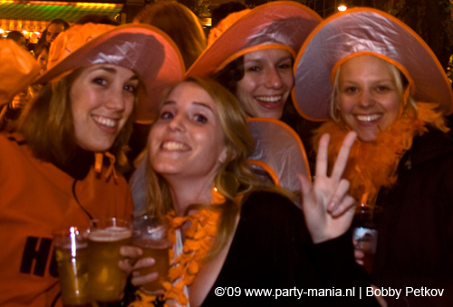 090429_075_koninginnenach_partymania