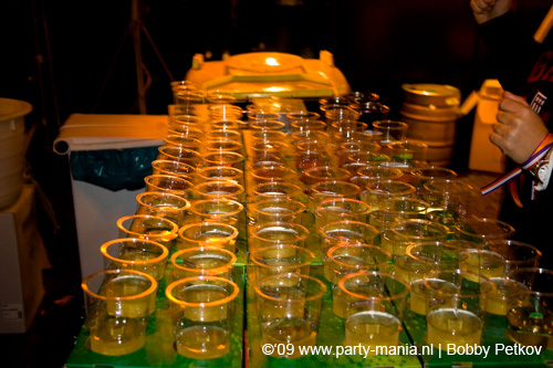 090429_082_koninginnenach_partymania