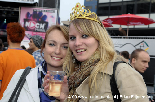 090429_007_koninginnenach_partymania