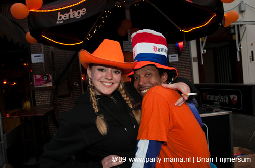 090429_017_koninginnenach_partymania