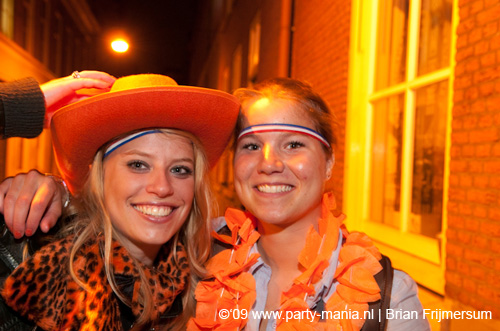 090429_075_koninginnenach_partymania
