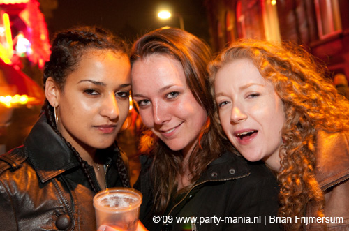 090429_081_koninginnenach_partymania