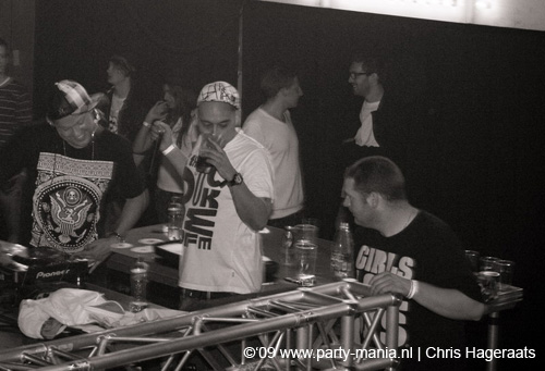 090521_088_franchise_partymania