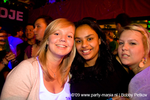 090521_041_franchise_partymania