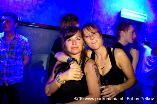 090521_062_franchise_partymania