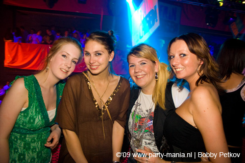 090521_085_franchise_partymania