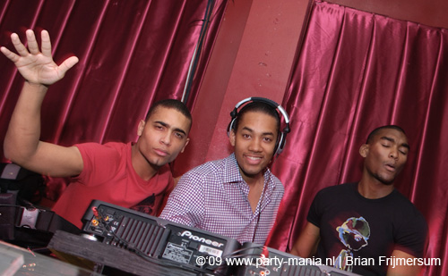 090522_036_onefour_partymania
