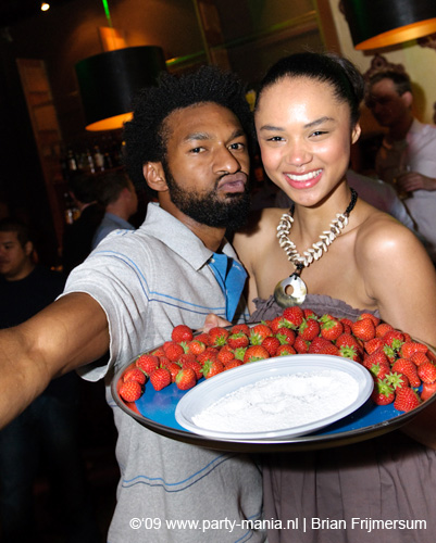 090522_039_onefour_partymania