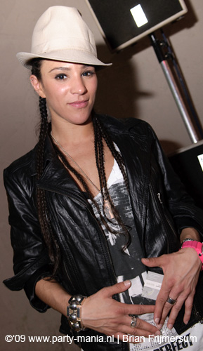 090522_044_onefour_partymania