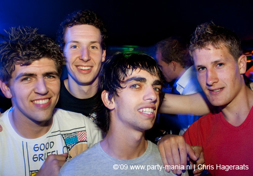 090529_008_los_partymania