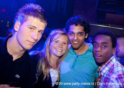 090529_056_los_partymania