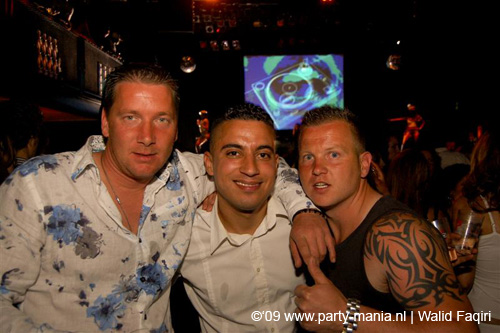 090529_009_los_partymania