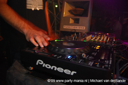 090605_033_senses_partymania