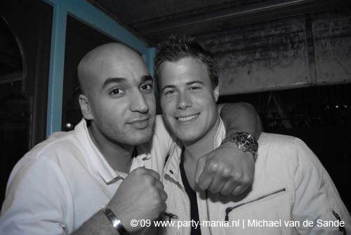 090605_076_senses_partymania