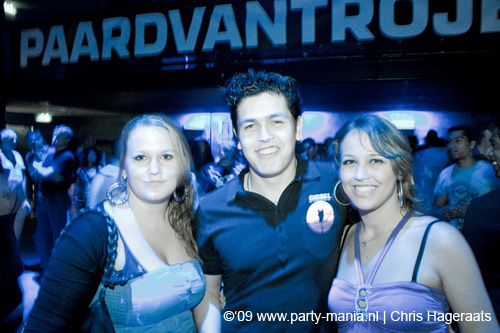 090612_004_flavourz_partymania