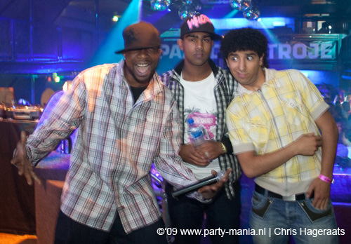 090612_032_flavourz_partymania