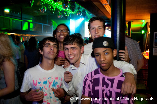 090612_053_flavourz_partymania