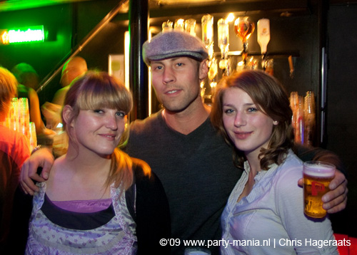 090612_068_flavourz_partymania