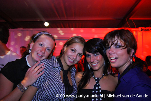 090613_051_ex_porn_star_partymania