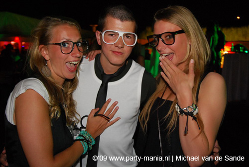 090613_084_ex_porn_star_partymania
