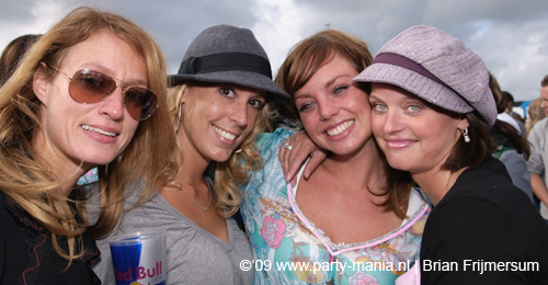 090620_194_los_festival_partymania