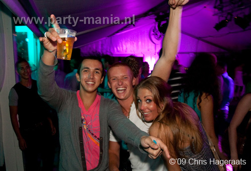 090815_001_franchise_partymania